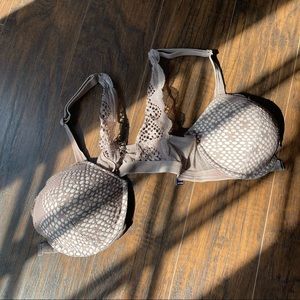 Victoria’s Secret front clasp racerback bra